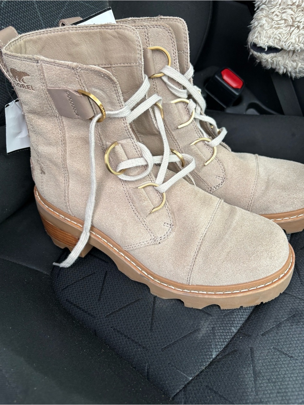 Sorel Women's Beige Suede Lace-Up Combat Boot. NWOT size 9